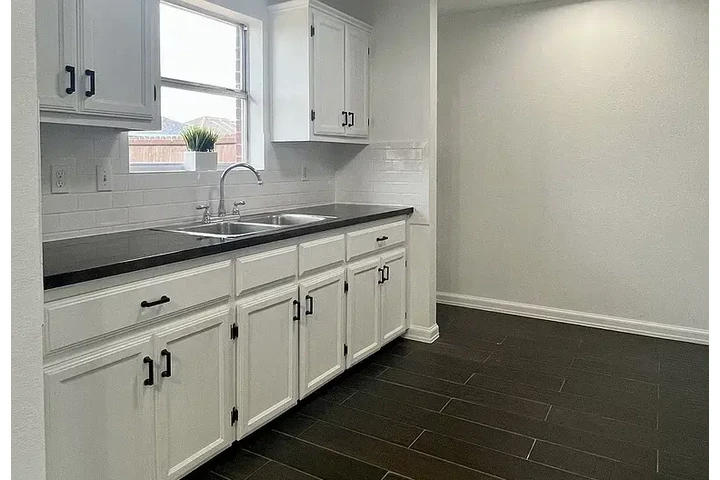 $950 : HOUSE RENT IN BROWNSVILLE TX image 3