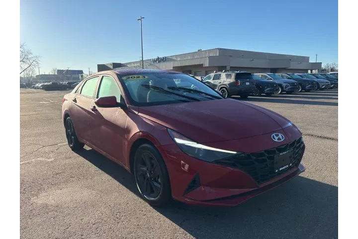 $19495 : Hyundai ELANTRA 2023 SEL 4dr image 1