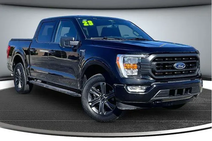 $40000 : Ford F-150 2023 4x4 XLT 4dr image 3
