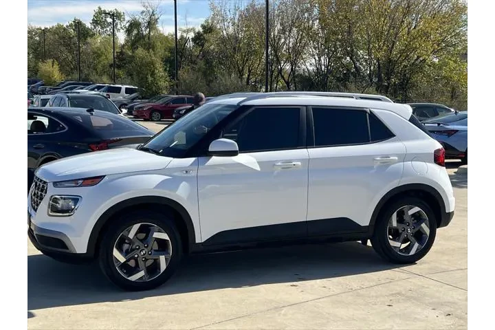 $20550 : Hyundai VENUE 2025 SEL 4dr C image 6