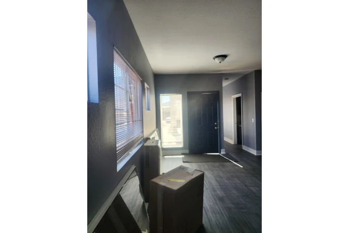 $3300 : SUR ESTE, ACEPTAMOS SECTION 8 image 7
