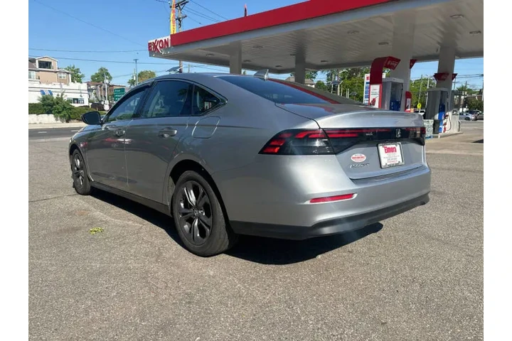 2023 Accord EX image 5