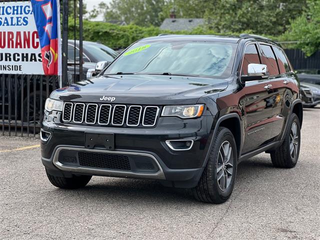 $18999 : 2018 Grand Cherokee image 2