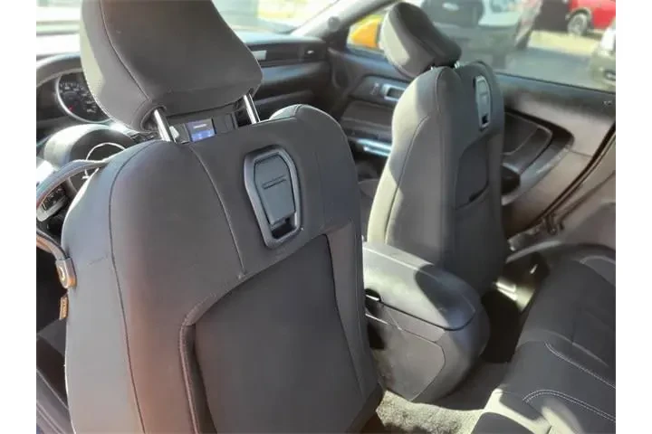 $20591 : Ford Mustang 2022 EcoBoost 2 image 10