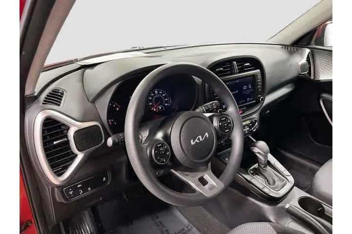 $15843 : Kia Soul 2022 S 4dr Crossove image 9
