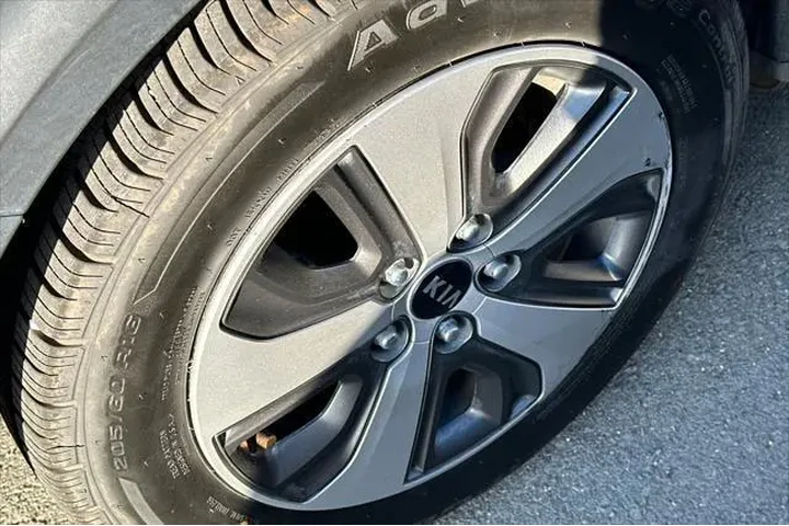 $16990 : Kia Niro 2019 LX 4dr Crossov image 4