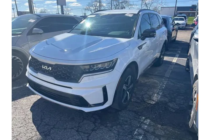 $26777 : Kia Sorento 2023 S 4dr SUV image 2