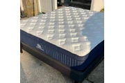 $380 : Brooklyn Bedding Aurora Luxe C thumbnail