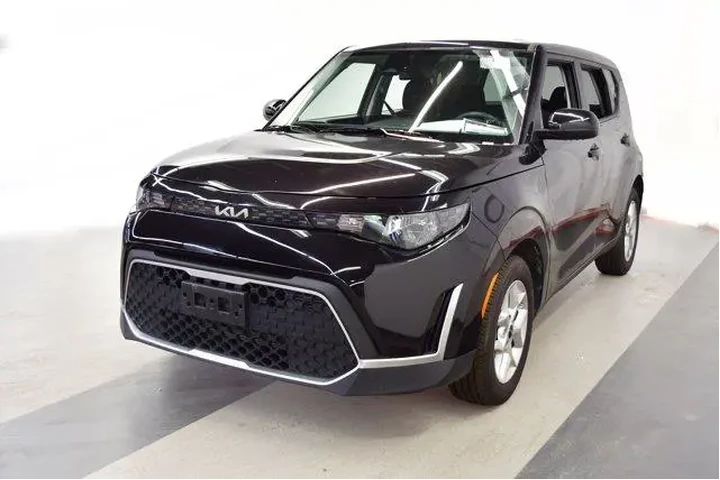 $17994 : Kia Soul 2025 LX 4dr Crossov image 2