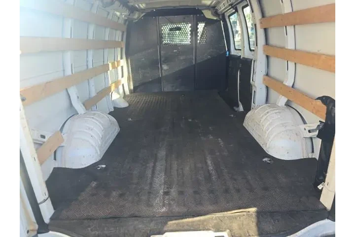 $25767 : GMC Savana 2021 2500 3dr Car image 4