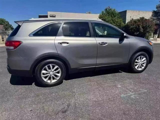 $12999 : 2017 KIA SORENTO image 9