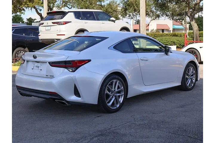 $28390 : Lexus RC 300 2021 2dr Coupe image 9