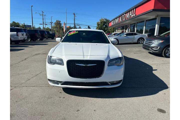 $14980 : 2019 300 300S AWD image 7