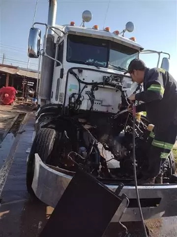VRB Diesel Truck & Trailer image 6
