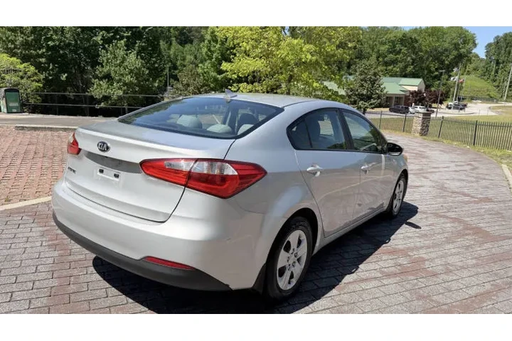 $4500 : 2016 Forte LX image 6