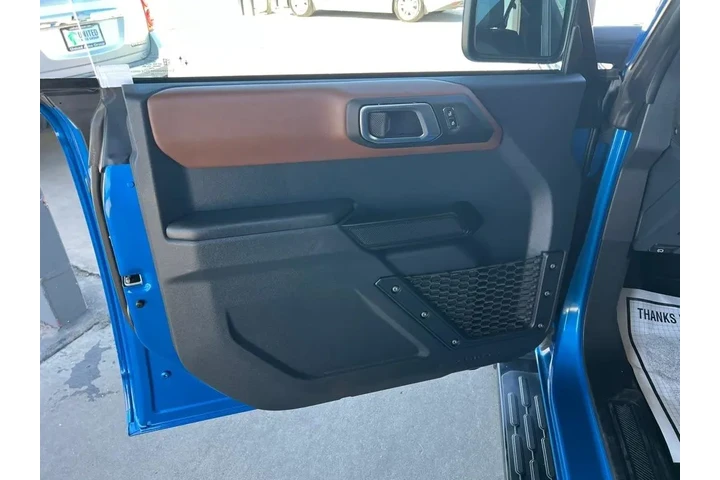 2024 Bronco Outer Banks 4-Door image 10