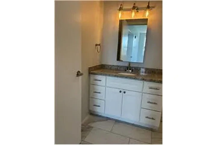 $1500 : Rental property with 2 bedro image 7