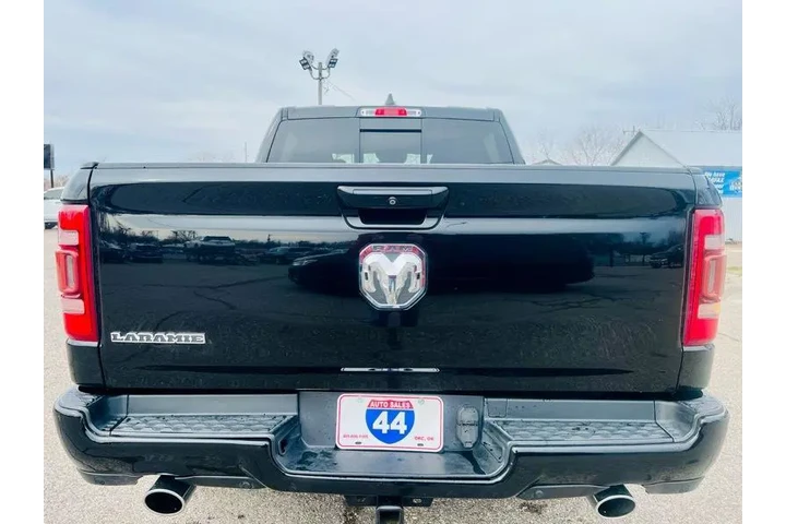 $29995 : 2019 RAM 1500 Laramie Crew Ca image 6