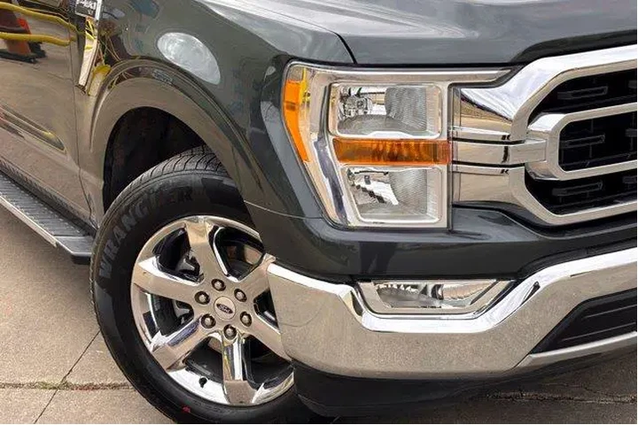 $28977 : Ford F-150 2021 4x2 XLT 4dr image 3