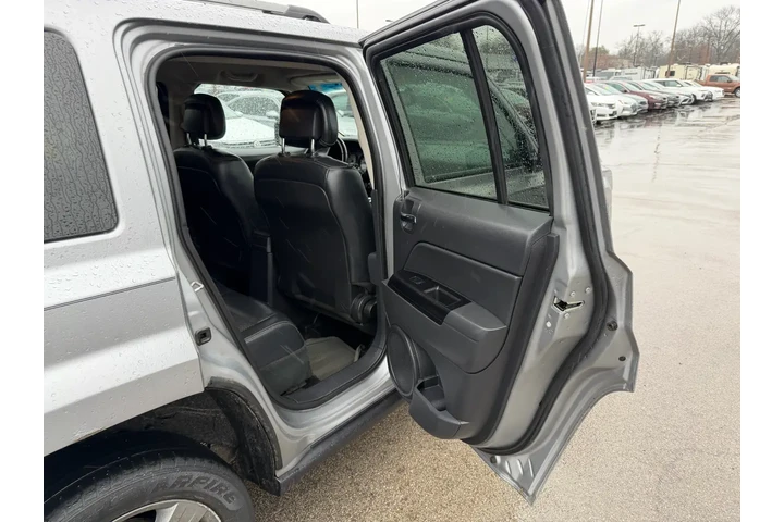 $6980 : 2016 Patriot 4dr Sport SE image 9