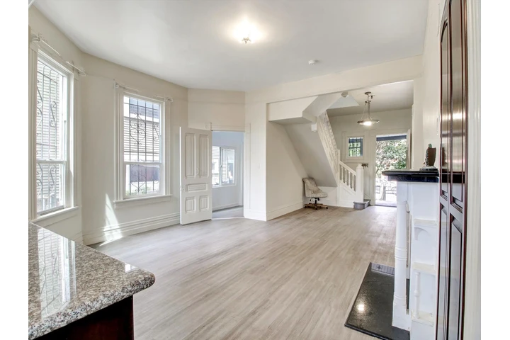 $850000 : el Sabado duplex open house image 4