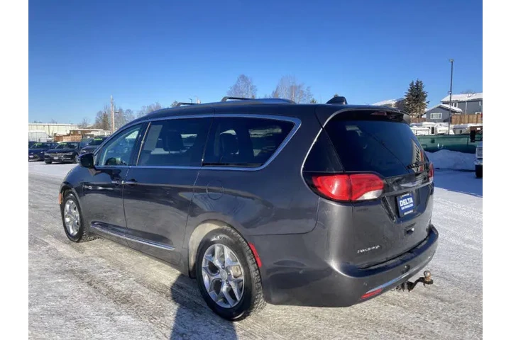 $18398 : 2018 Pacifica Limited image 8