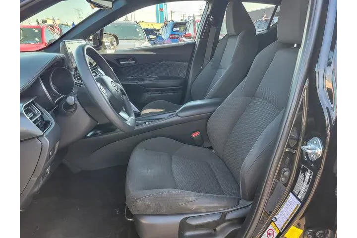 $12896 : Toyota C-HR 2019 LE 4dr Cros image 10