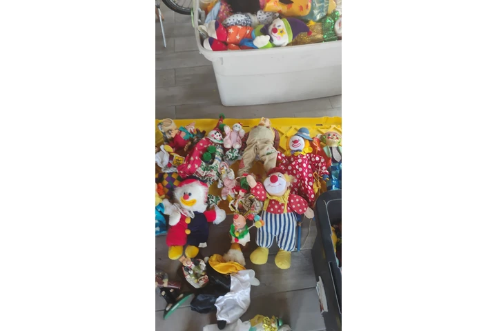 $600 : LOTE de Payasos de Ceramica image 2