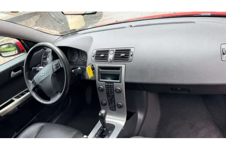 $3999 : 2006 S40 T5 image 7