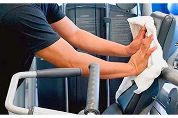 Limpieza Locker Masculinos gym image 1