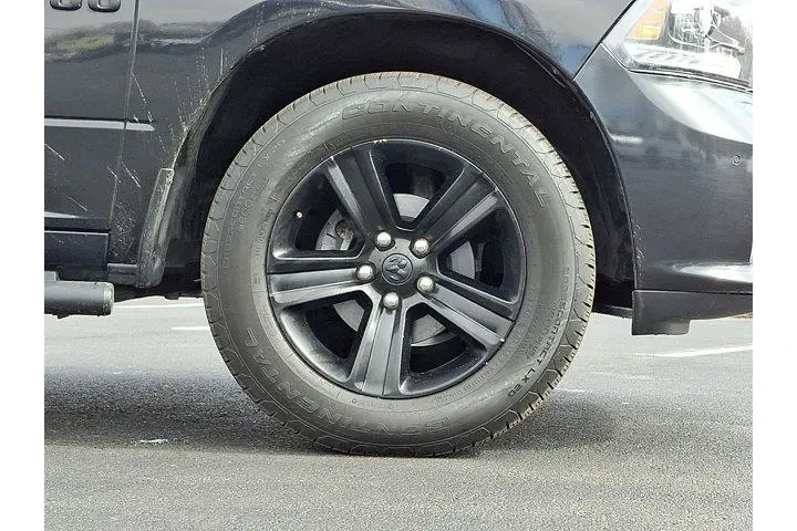 $27900 : Ram 1500 2018 4x4 Night 4dr image 8