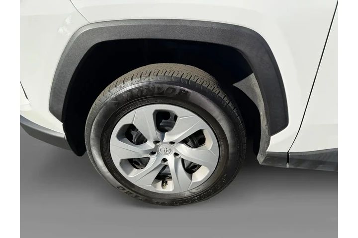 $26843 : Toyota RAV4 2024 AWD LE 4dr image 9