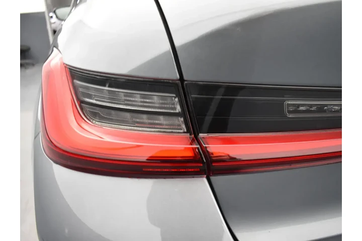 $24952 : BMW 3 Series 2024 330i 4dr S image 7