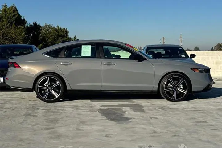 $29674 : Honda Accord Hybrid 2025 Spo image 2