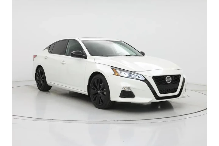 $21998 : Nissan Altima 2022 2.0 SR 4d image 1