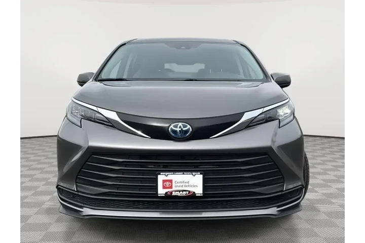 $33988 : Gold Certified 2024 Sienna LE image 5