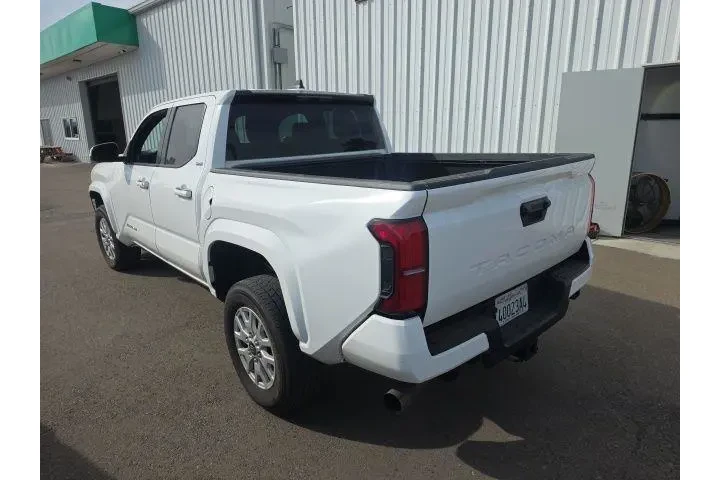 $34500 : Toyota Tacoma 2024 4x2 SR5 4 image 4