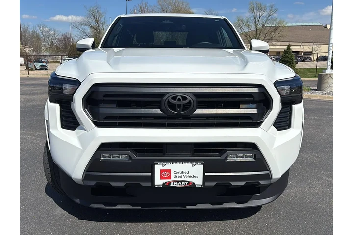 $40000 : Gold Certified 2024 Tacoma SR5 image 6
