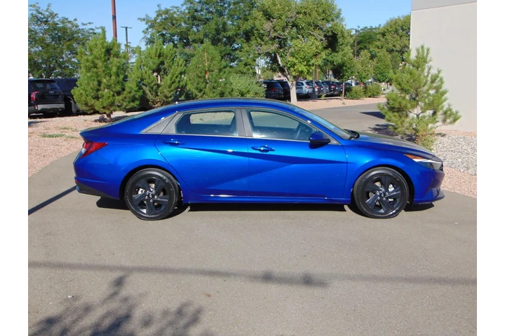 $19821 : 2022 Elantra SEL image 3