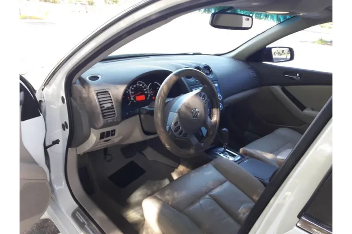 $7700 : 2012 Altima 3.5 SR image 8
