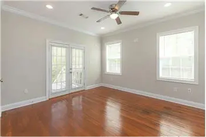 $850 : Rental property with 2 bedro image 10