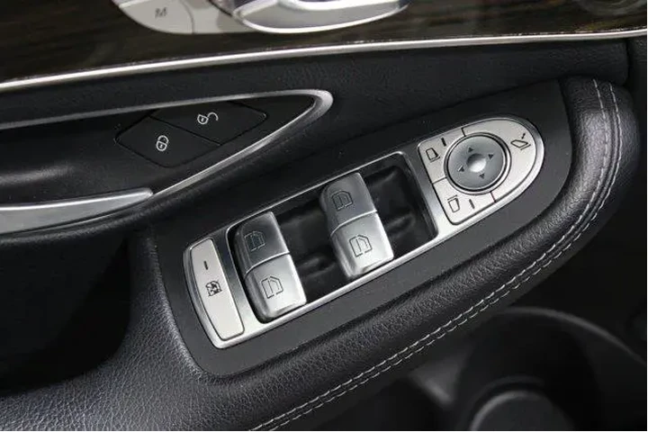 $17933 : Mercedes-Benz C-Class 2018 C image 5