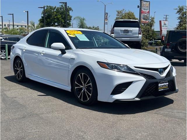 2019 TOYOTA CAMRY HYBRID image 4