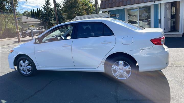 $6544 : 2011 TOYOTA COROLLA image 9