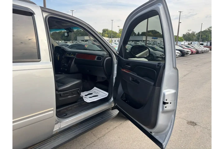 $6980 : 2011 Tahoe 4WD 4dr 1500 LT image 10
