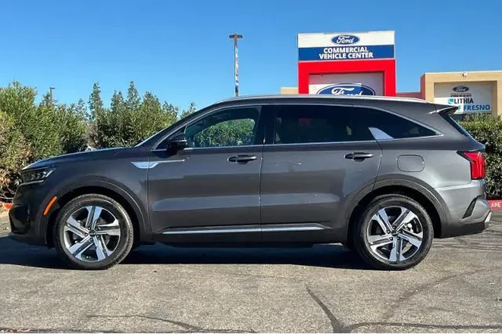 $34999 : Kia Sorento Plug-In Hybrid 2 image 6