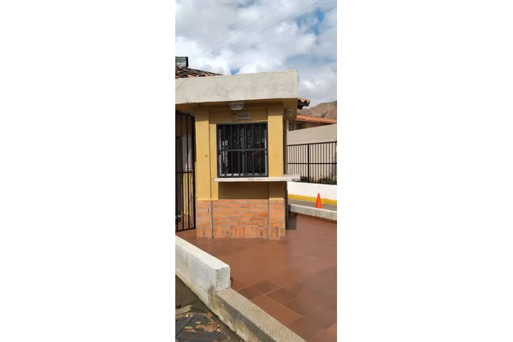 $300 : Alquilo Town House Cerca del C image 9
