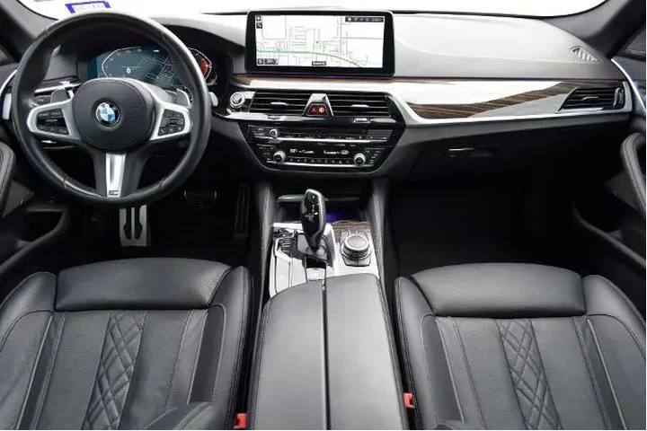 $34983 : BMW 5 Series 2022 540i 4dr S image 7