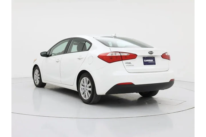 $12998 : Kia Forte 2015 LX 4dr Sedan image 2