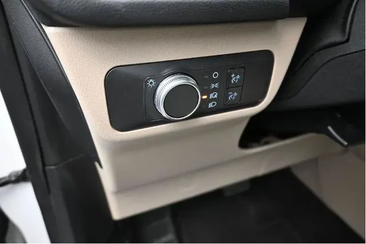 $17791 : Ford Escape 2021 SE 4dr SUV image 10